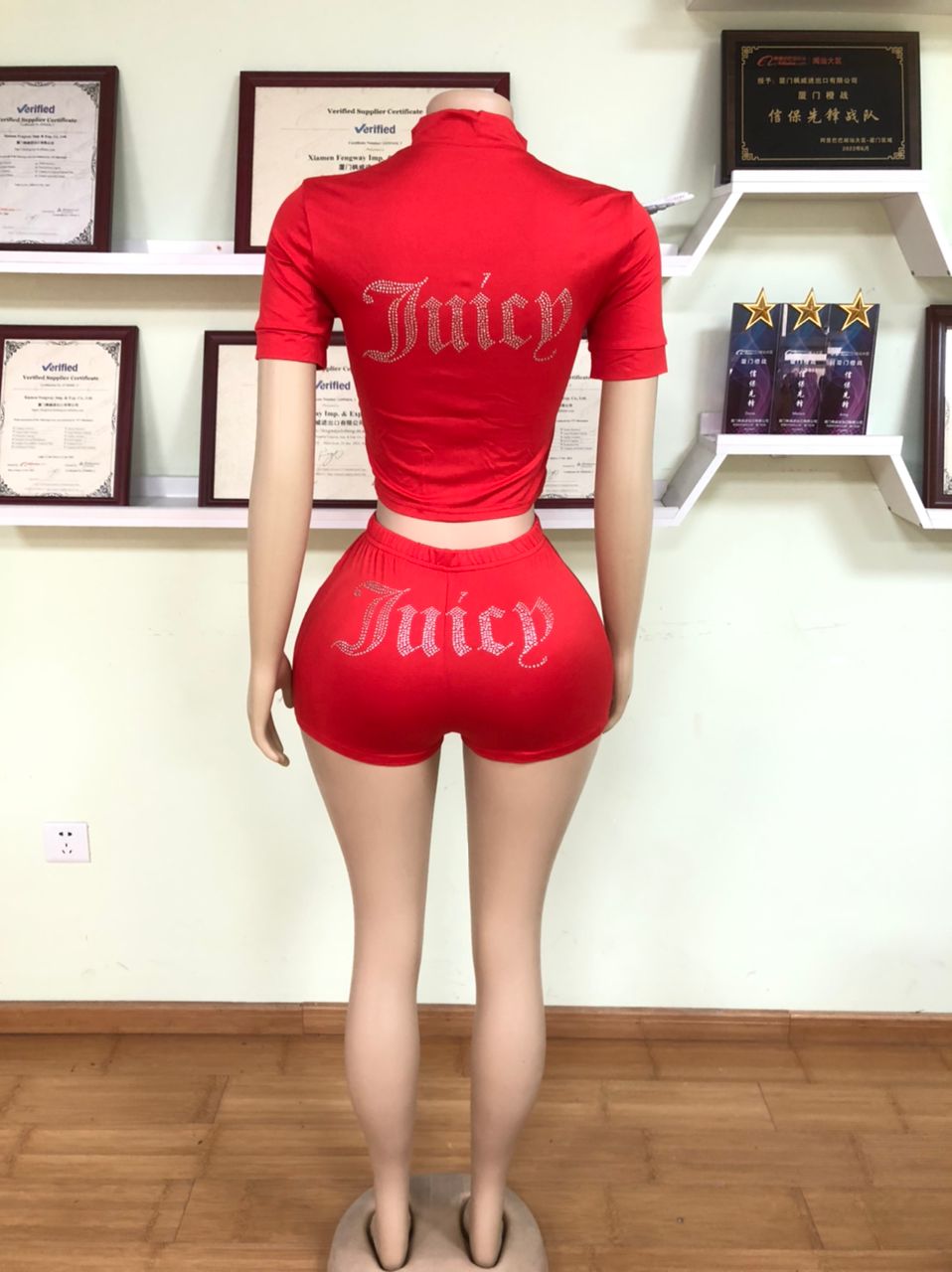 Graphic 2 pc chill set  White/Red/Black